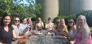 wine tasting group girls