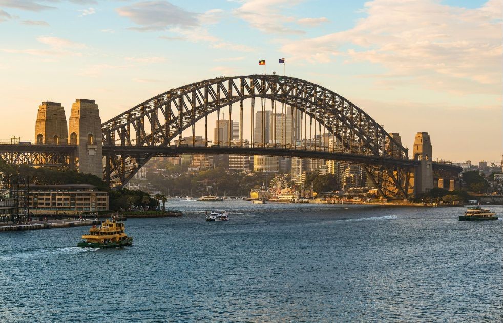 See the Sydney Harbour Bridge with Shire Shuttle Bus Layover Tour